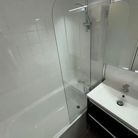 T2 With 2 Balconies On The Seafront *