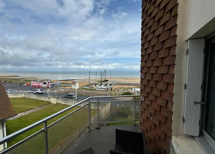 T2 With 2 Balconies On The Seafront * Ouistreham