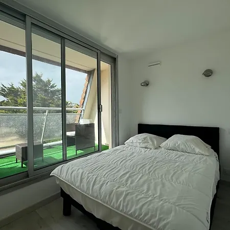 T2 With 2 Balconies On The Seafront Apartment Ouistreham