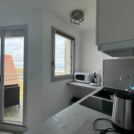 T2 With 2 Balconies On The Seafront *