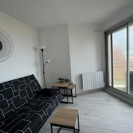 T2 With 2 Balconies On The Seafront * Ouistreham