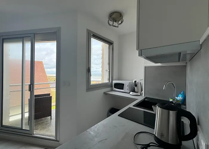 T2 With 2 Balconies On The Seafront *