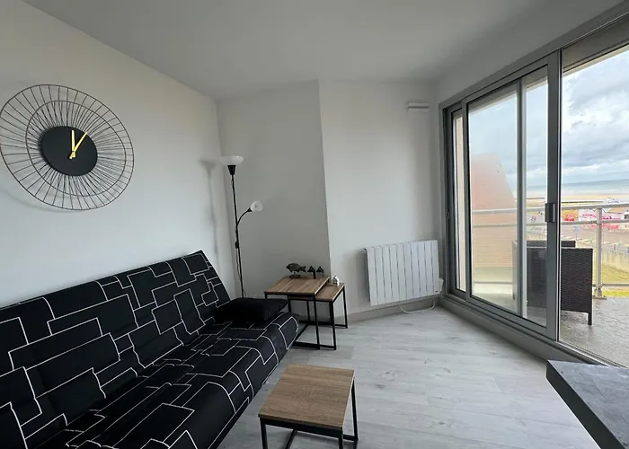 T2 With 2 Balconies On The Seafront * וויסטרהאם